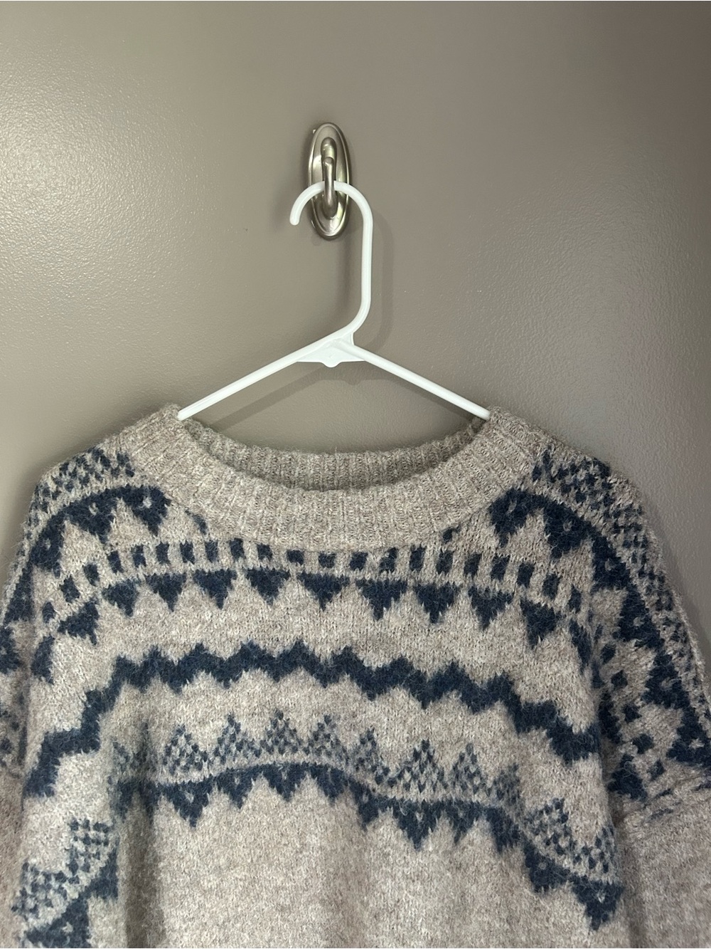 A'ltard State Fair Isle Crew Neck Chunky Knit Pullover Sweater - Taupe and Navy - Picture 4 of 12